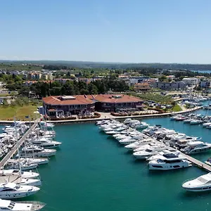 Hotel Boutique Nautica - & Wellness, Private Parking, Pet Friendly, Novigrad (Istria)